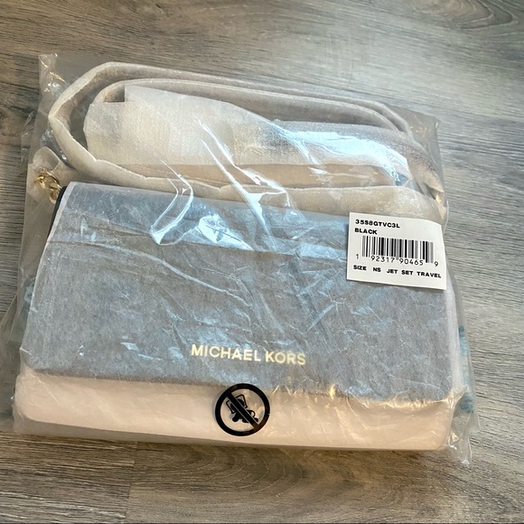 MICHAEL KORS Jet Set Travel Crossbody - Picture 5 of 6